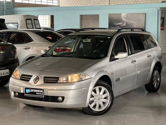 RENAULT MEGANE 1.6 DYNAMIQUE GRAND TOUR 16V FLEX 4P MANUAL RENAULT MEGANE 1.6 DYNAMIQUE GRAND TOUR 16V FLEX 4P MANUAL